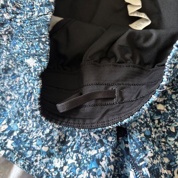 Lululemon Athletic Tracker Short V Seawheeze Multi Women’s Size 8 - Picture 5 of 9